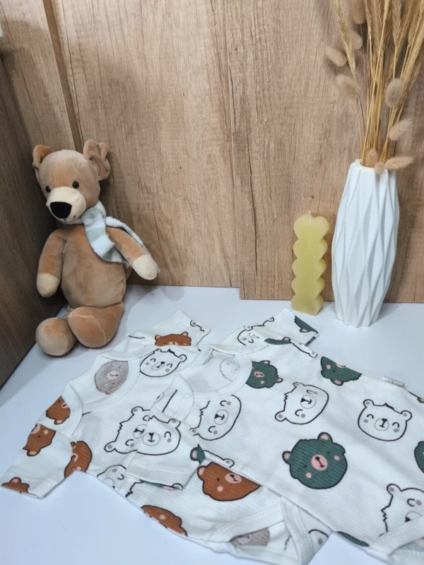 Beary cute bodysuit in green & camel